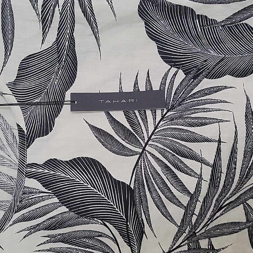 Plus Size Tahari Palm Print 100% Linen Top Size: 2X - Picture 2 of 3